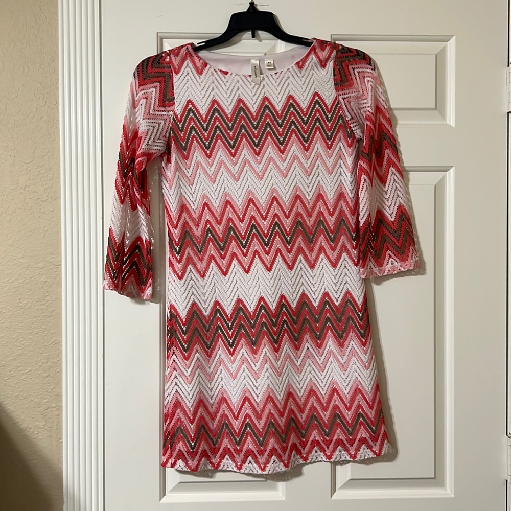 Tacera size petite small with Chevron design.
